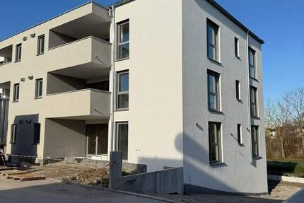 Große Erdgeschosswohnung mit sonniger Terrasse als Neubau-Erstbezug ! 3 zimmer