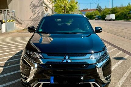 Mitsubishi Plug-in Hybrid Outlander 66.000 km 22.999 &euro; Leinfelden-Echterdingen 70771