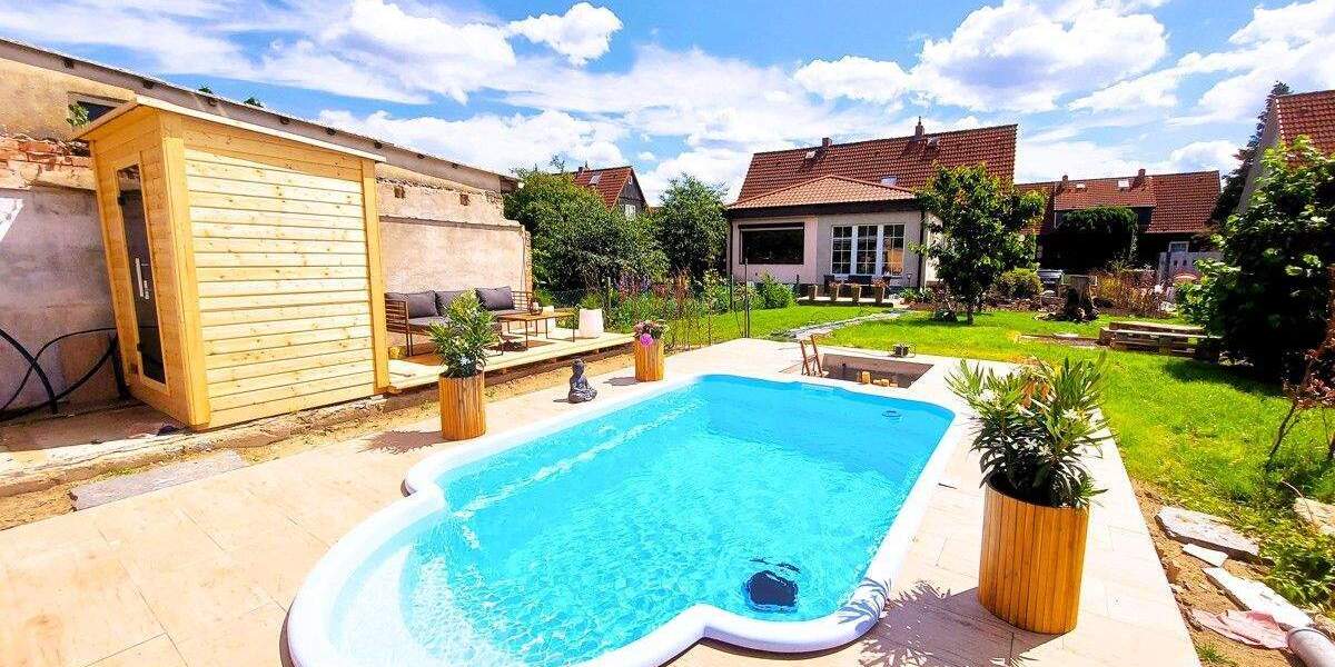 modernisierte Haushälfte mit Pool und Saunahaus in ruhiger Lage von Neustrelitz 3 zimmer