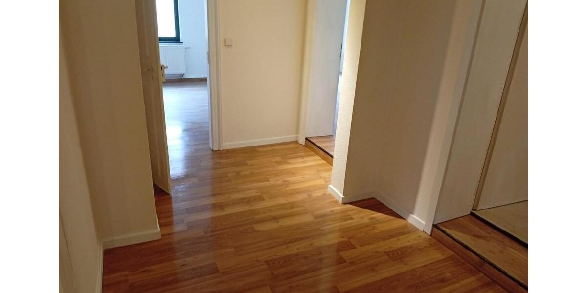 Etagenwohnung Naumburg (Saale) - 3 Zimmer, 65 m&sup2;, 450&euro; | Angebot:25579463