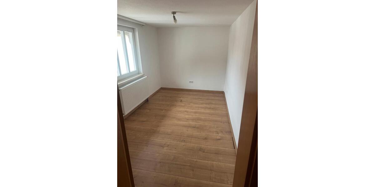 Einfamilienhaus Berkatal - 5 Zimmer, 135 m&sup2;, 750&euro; | Angebot:25344029