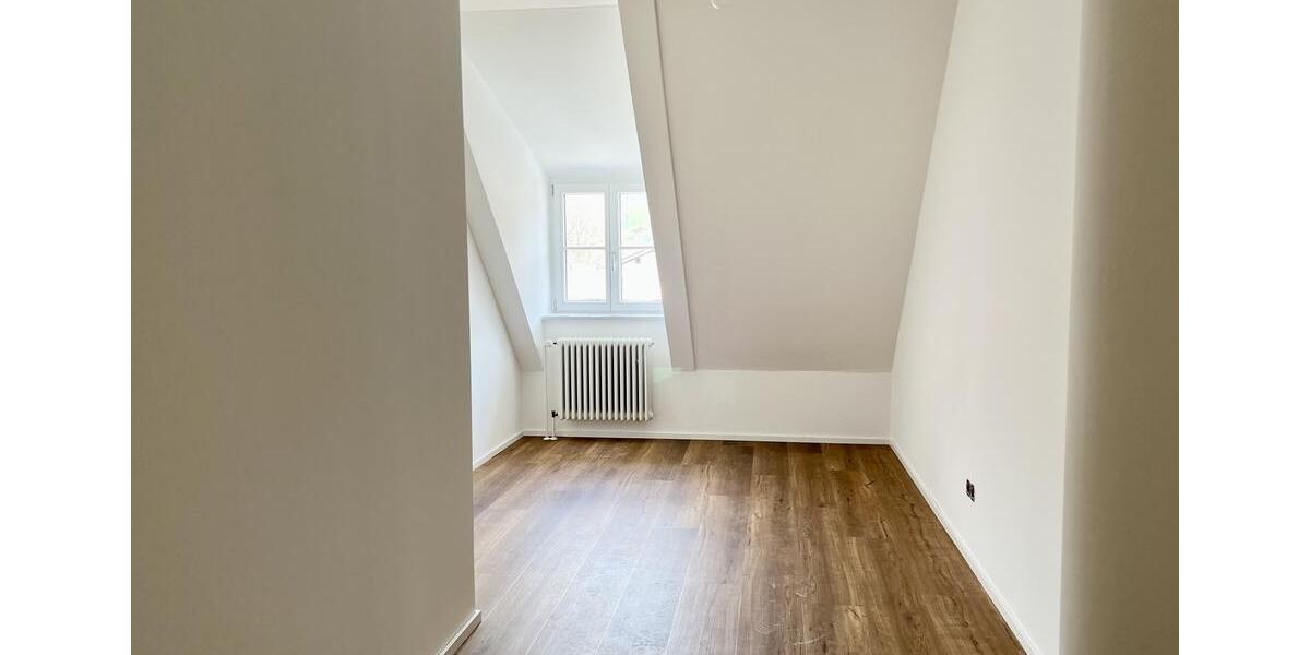 Dachgeschoßwohnung Lenggries - 5 Zimmer, 106 m&sup2;, 1.380&euro; | Angebot:26384431