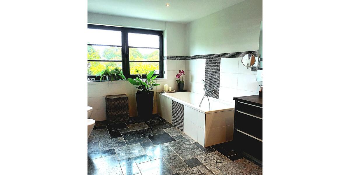 Bungalow Krefeld Benrad - 7 Zimmer, 260 m&sup2;, 1.390.000&euro; | Angebot:26589504