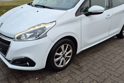 Peugeot 208 134.000 km 4.550 &euro; Ribnitz-Damgarten 18311