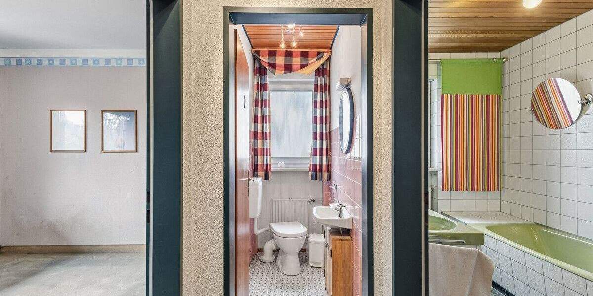 Einfamilienhaus Undorf Undorf - 7 Zimmer, 208 m&sup2;, 599.000&euro; | Angebot:25779834