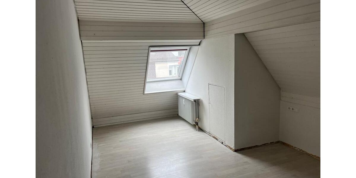 Dachgeschoßwohnung Ravensburg Eschach - 3.5 Zimmer, 102 m&sup2;, 1.290&euro; | Angebot:26393616