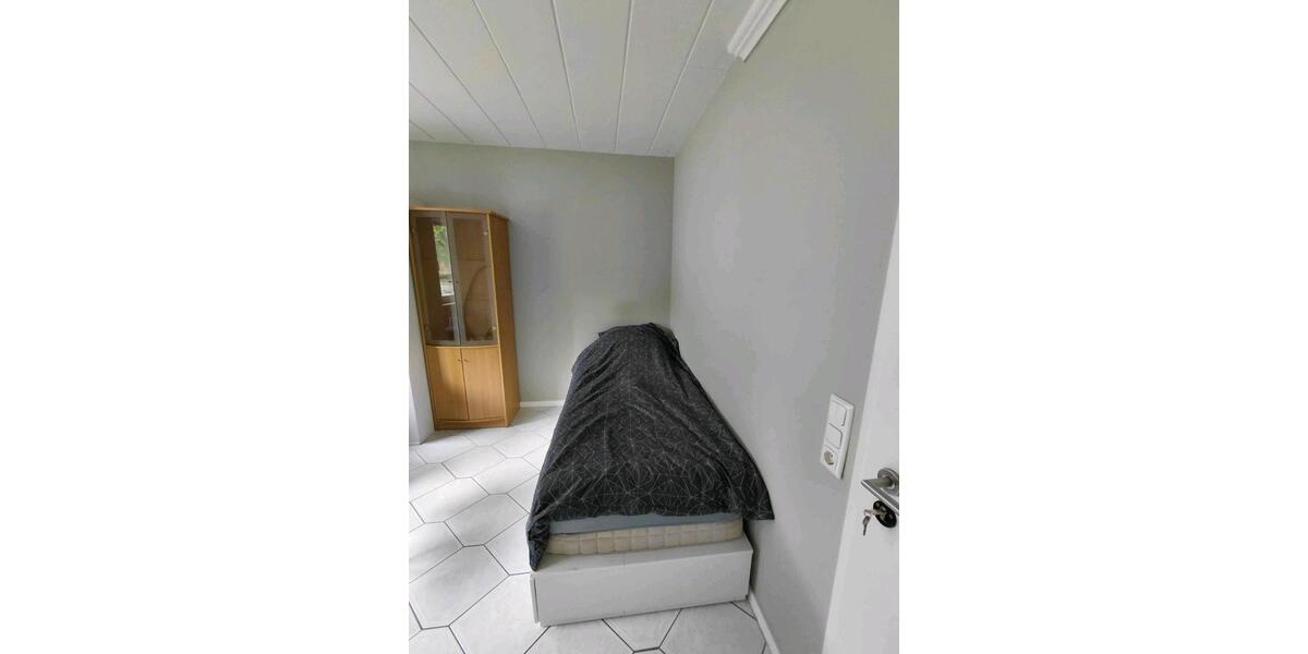 Erdgeschoßwohnung Hamburg Wandsbek - 1 Zimmer, 18 m&sup2;, 680&euro; | Angebot:26560659
