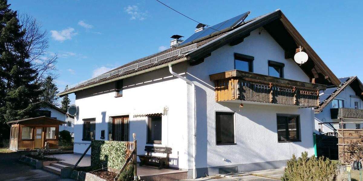 Großzügiges Einfamilienhaus mit 2 Bädern und 2 Küchen; Anfragen bitte nur per email! 7 zimmer