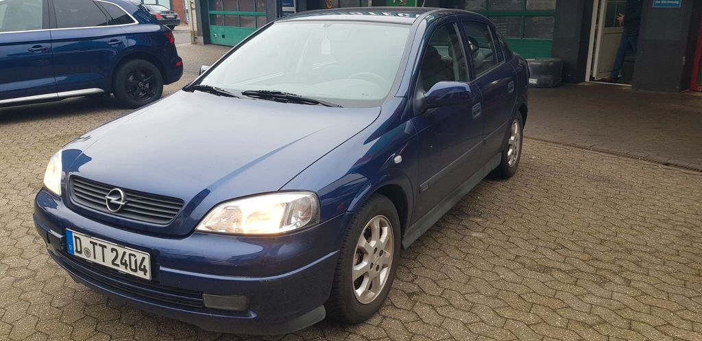 Opel Astra 122.000 km 2.499 &euro; Düsseldorf 40231