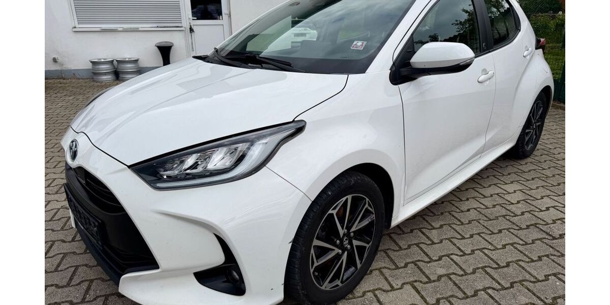 Toyota Yaris 171.000 km 12.500 &euro; Zwenkau OT Löbschütz 04442