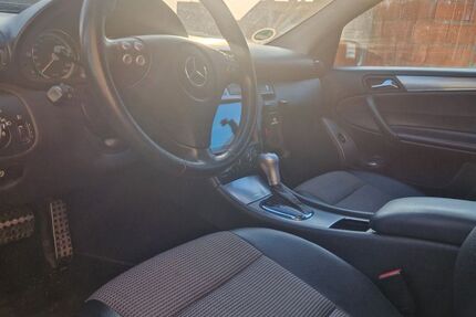 Mercedes-Benz 200 285.000 km 2.500 &euro; Rödelsee 97348