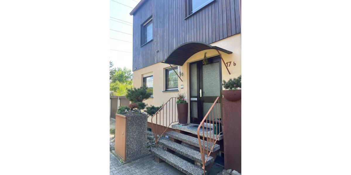 Attraktives Reiheneckhaus in begehrter Lage in Weiden-Ost zimmer