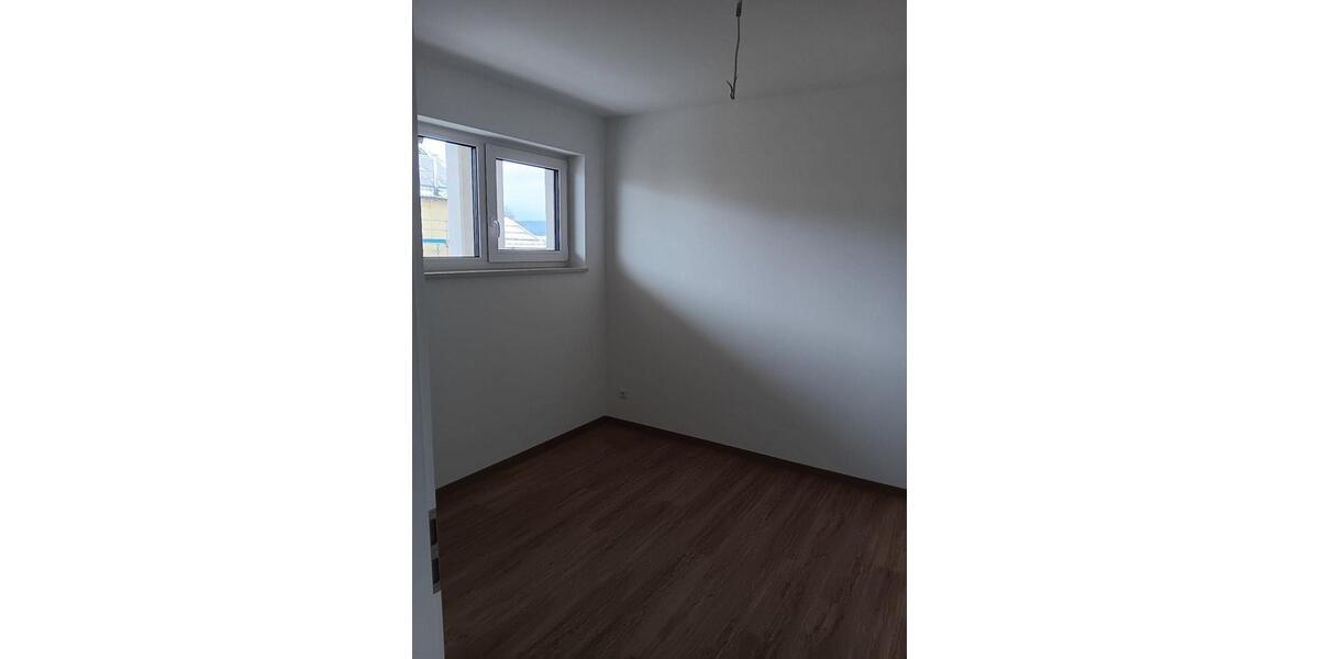 Etagenwohnung Vohenstrauß - 3 Zimmer, 93 m&sup2;, 900&euro; | Angebot:24354201