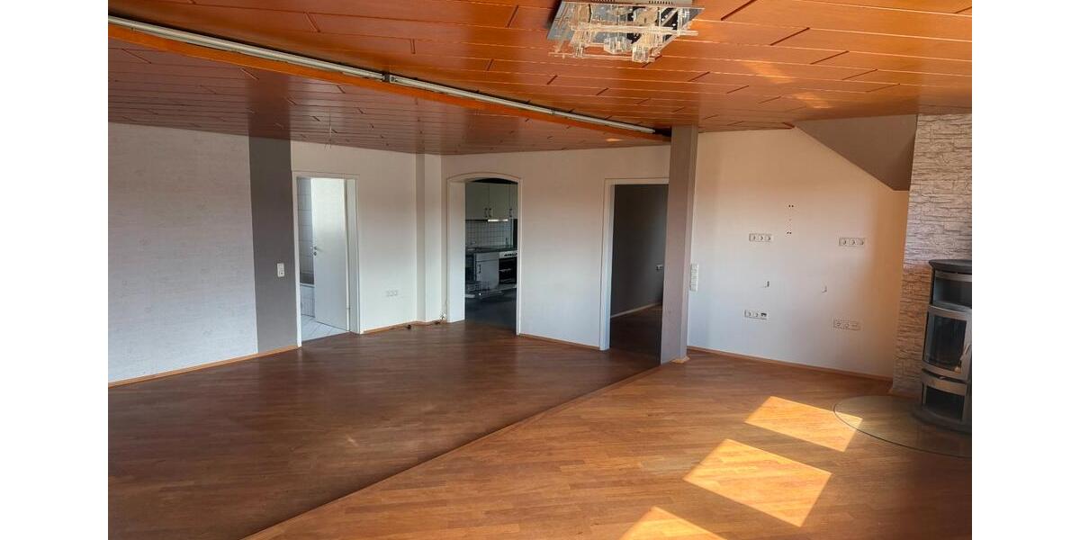 Dachgeschoßwohnung Frankenberg (Eder) - 3 Zimmer, 115 m&sup2;, 179.000&euro; | Angebot:26455293