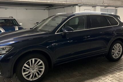 VW Touareg 31.560 km 54.600 € München 80809