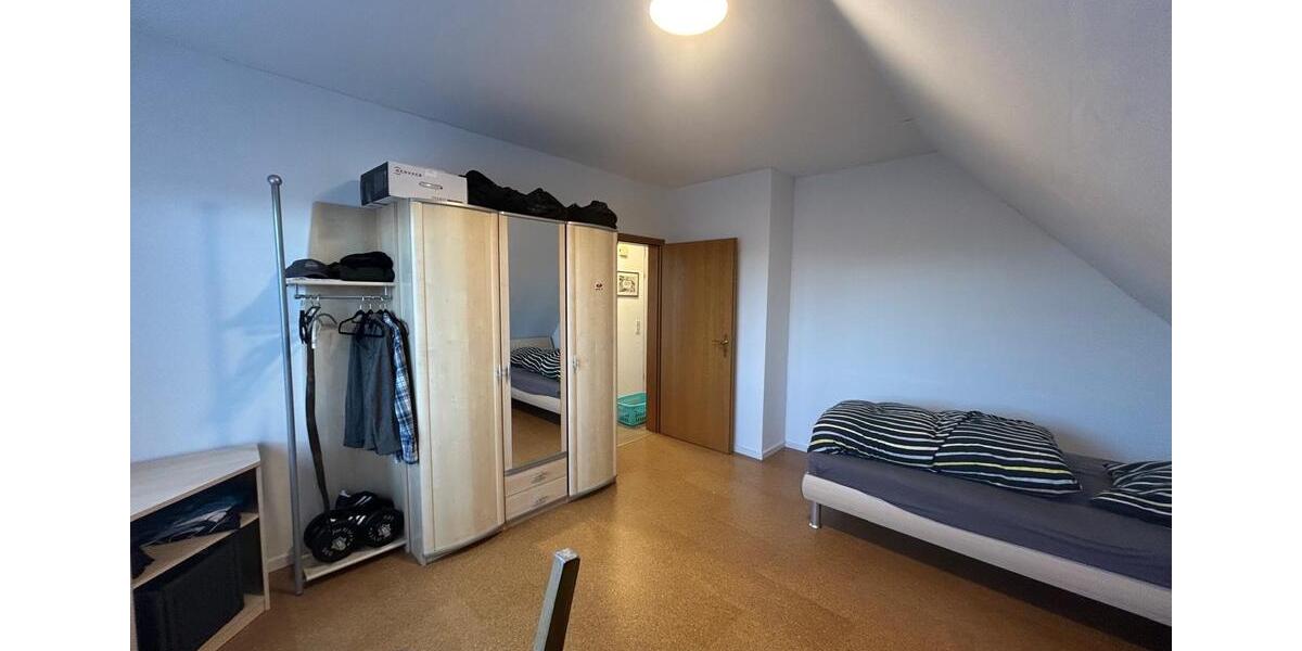 Dachgeschoßwohnung Zetel - 3 Zimmer, 80 m&sup2;, 620&euro; | Angebot:26322898
