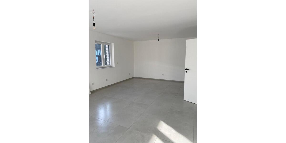 Etagenwohnung Burbach - 4 Zimmer, 100 m&sup2;, 1.100&euro; | Angebot:25048277