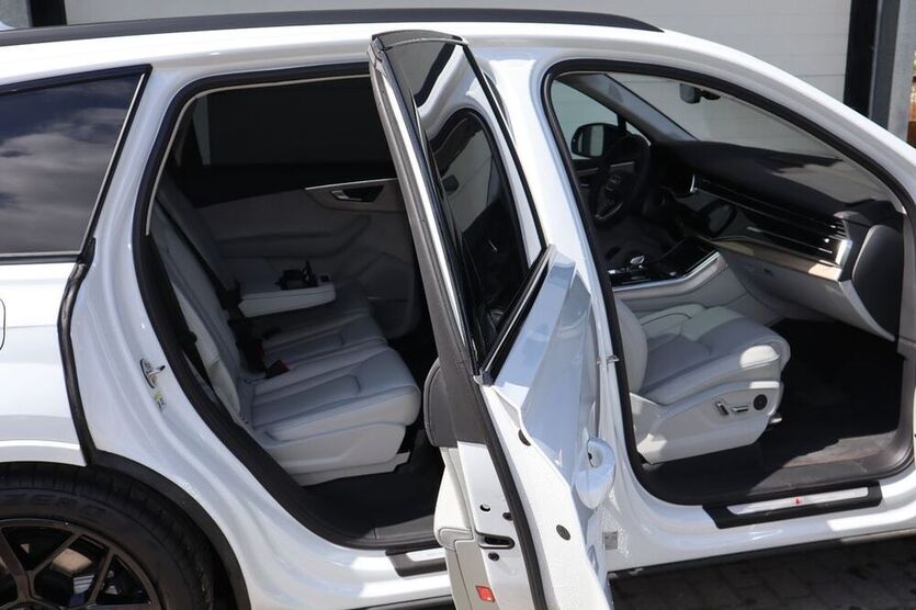 Q7