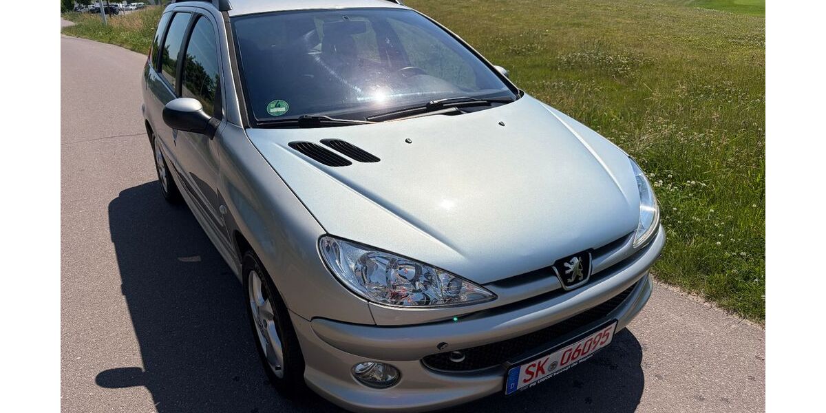 Peugeot 206 118.000 km 3.299 &euro; HALLE 06116