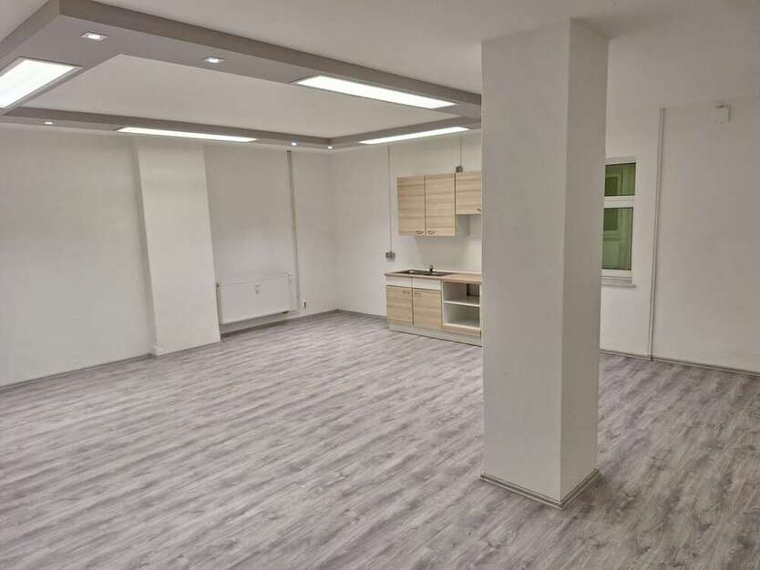 Büro in Dresden 2.850 € 570 m²