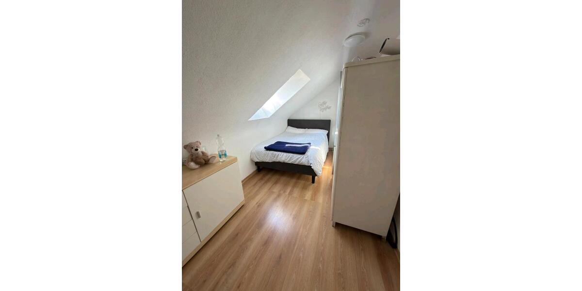 Dachgeschoßwohnung Backnang - 2 Zimmer, 32 m&sup2;, 570&euro; | Angebot:26288215