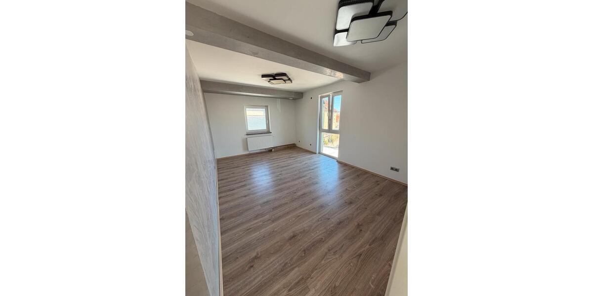 Etagenwohnung Hildburghausen - 3 Zimmer, 110 m&sup2;, 900&euro; | Angebot:26068794
