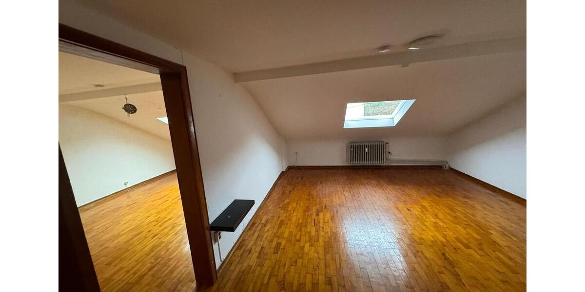 Dachgeschoßwohnung Merchweiler - 4 Zimmer, 90 m&sup2;, 540&euro; | Angebot:26677034