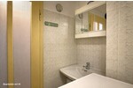 Ihr Deal: 3 Häuschen, 3 Garagen, bis zu 5 WE, davon nur 2 vermietet. HEIZUNG IST NEU! - Mehrfamilienhaus, Wohnhaus Schmitten | Angebot:26781264