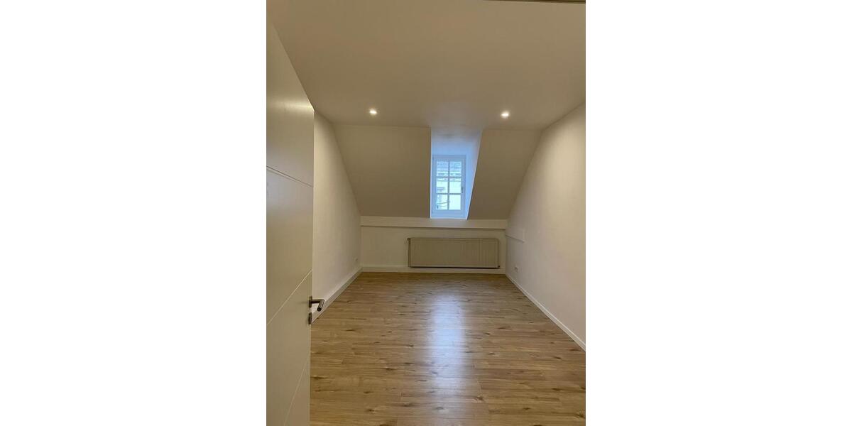 Dachgeschoßwohnung Zweibrücken - 3 Zimmer, 80 m&sup2;, 129.000&euro; | Angebot:27063833