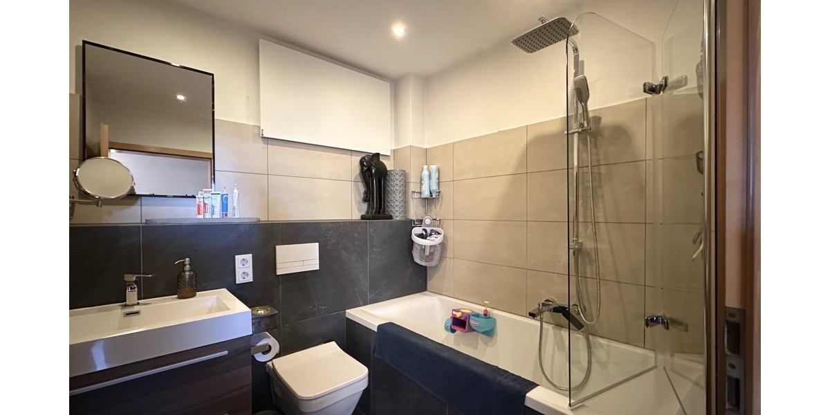 JÄSCHKE - Großzügige 4-Zimmer-Dachgeschosswohnung mit Gartenanteil und Garage - Dachgeschoßwohnung Aachen / Nütheim Nütheim | Angebot:25340362