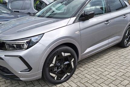 Opel Grandland (X) 17.100 km 28.990 &euro; Hachenburg 57627