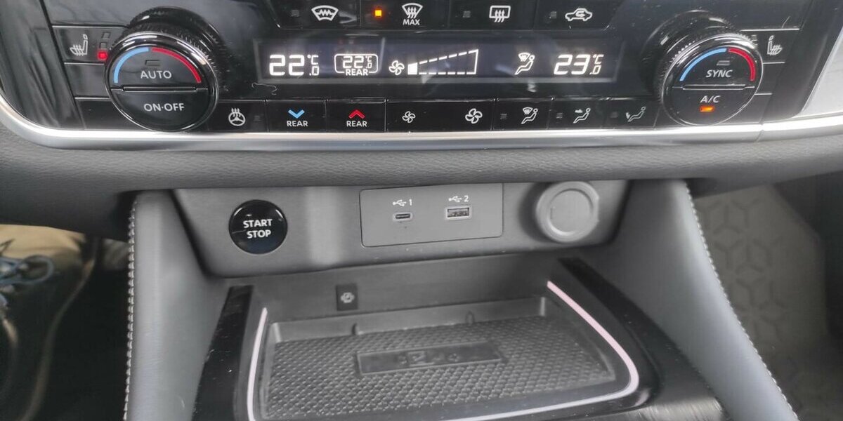 Nissan X-Trail e-Power e-4orce Tekna 4x4 35.698 km 37.190 &euro; Höchstenbach 57629