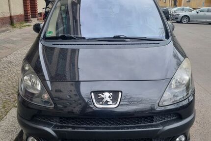 Peugeot 1007 65.371 km 3.700 &euro; Berlin 12053