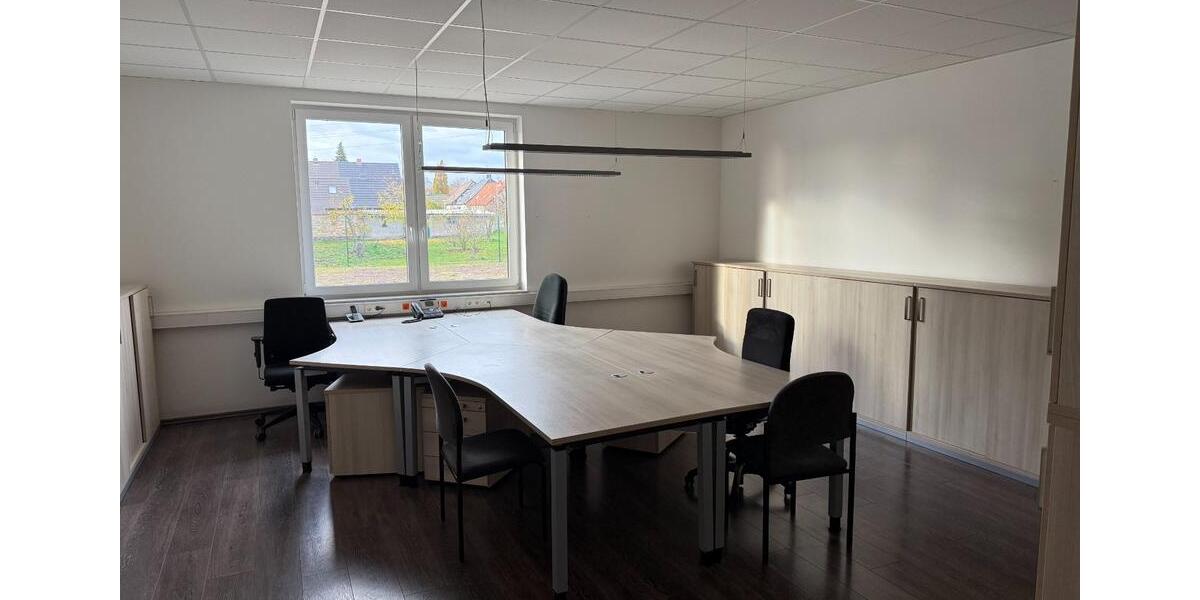 Einfamilienhaus Wettin-Löbejün Löbejün - 7 Zimmer, 250 m&sup2;, 8&euro; | Angebot:24728879