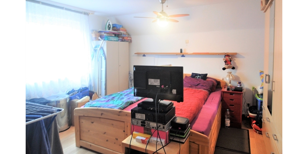 Ihr Deal: 3 Häuschen, 3 Garagen, bis zu 5 WE, davon nur 2 vermietet. HEIZUNG IST NEU! - Mehrfamilienhaus, Wohnhaus Schmitten | Angebot:26781264