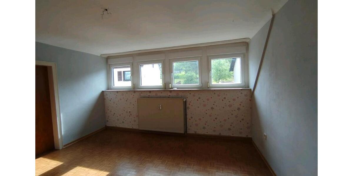 Dachgeschoßwohnung Eppelborn - 3 Zimmer, 94 m&sup2;, 520&euro; | Angebot:26412254