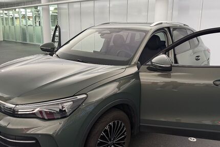 VW Tiguan 27.000 km 38.500 € Hamburg 20359