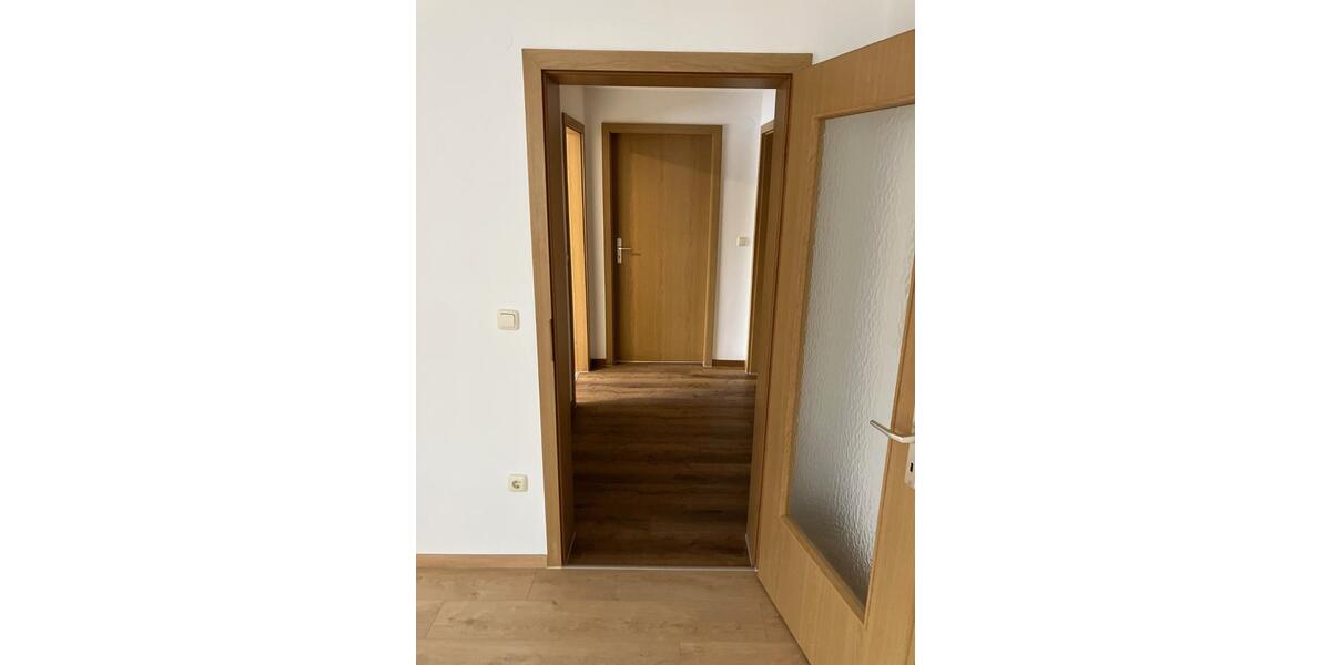 Erdgeschoßwohnung Wiesau Kornthan - 3 Zimmer, 73 m&sup2;, 475&euro; | Angebot:25960438