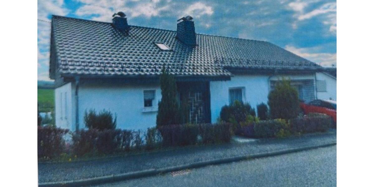 Einfamilienhaus Burbach - 9 Zimmer, 180 m&sup2;, 360.000&euro; | Angebot:26766273