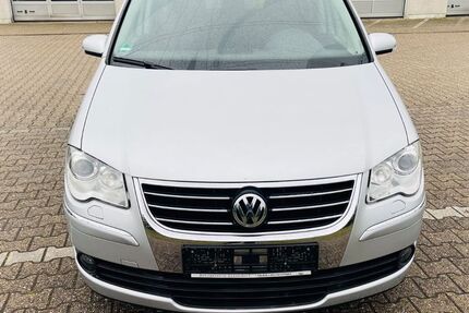VW Touran 152.000 km 6.500 &euro; Aachen 52070