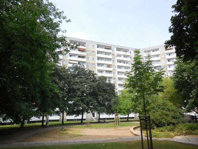 Wohnung zum Mieten in Erfurt 240 € 39.68 m²