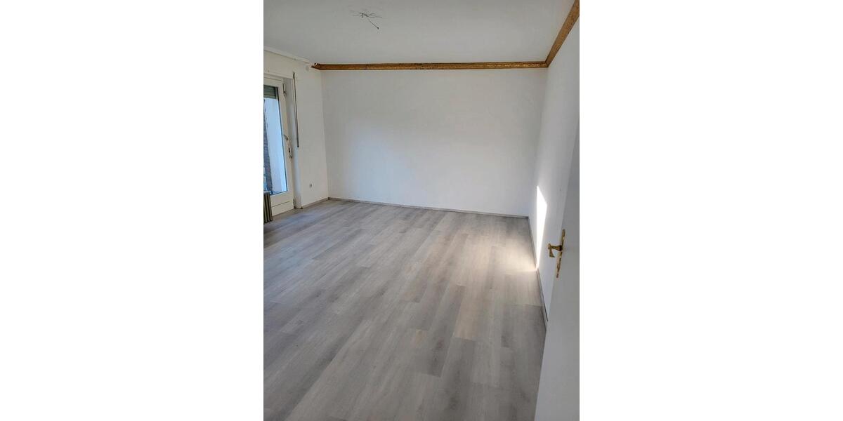 Einfamilienhaus Leopoldshöhe - 8 Zimmer, 206 m&sup2;, 1.800&euro; | Angebot:26075416