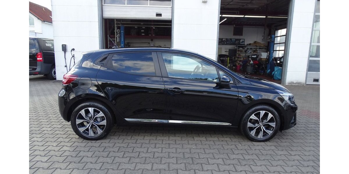 Renault Clio 1,0l Evolution Navi Rückfahrkamera, Einparkhi 31.015 km 12.990 € Rodgau 63110