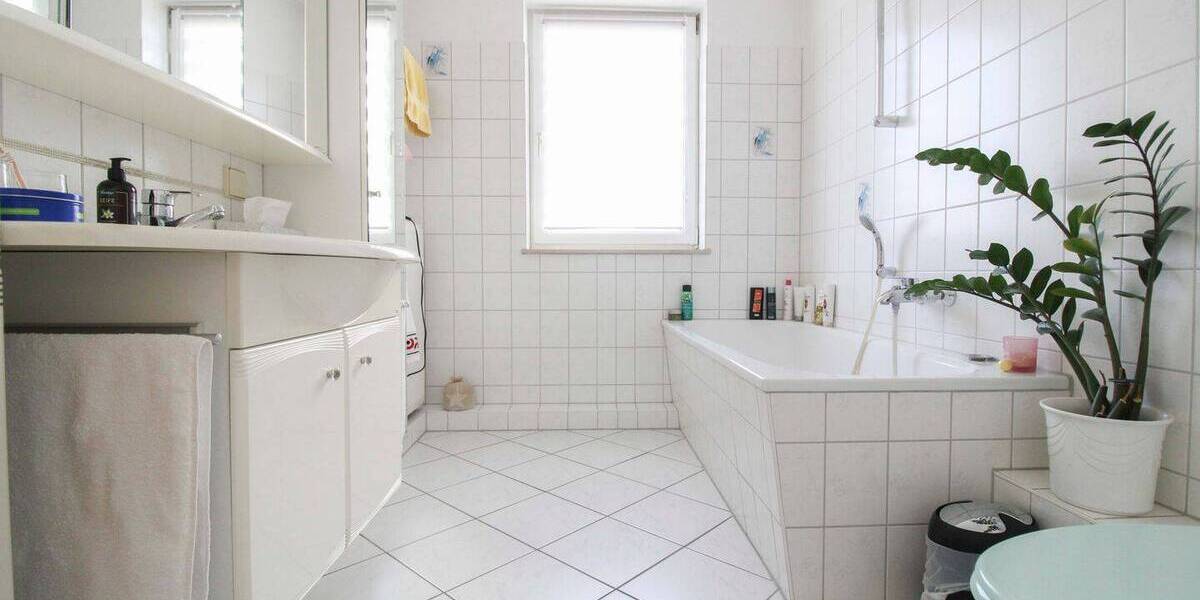 Etagenwohnung Schönebeck - 3 Zimmer, 89 m&sup2;, 155.000&euro; | Angebot:26378194
