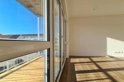 WEIT INS GRÜNE SCHAUEN + MEGA BALKON + SCHKEUDITZ 4 Zimmer