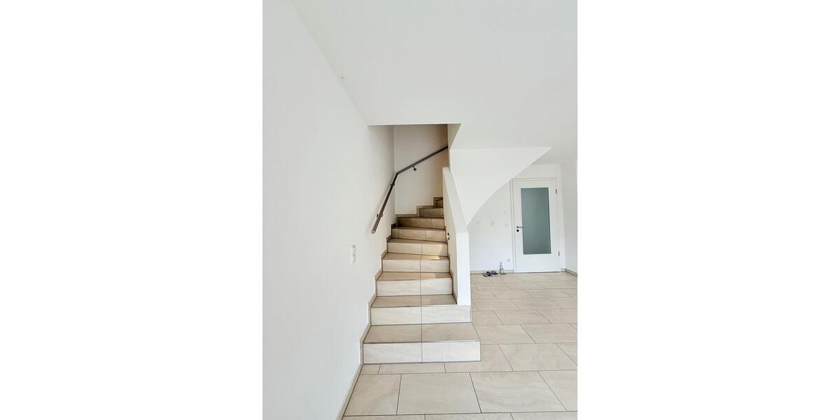 Etagenwohnung Regenstauf - 3 Zimmer, 145 m&sup2;, 1.650&euro; | Angebot:24560762