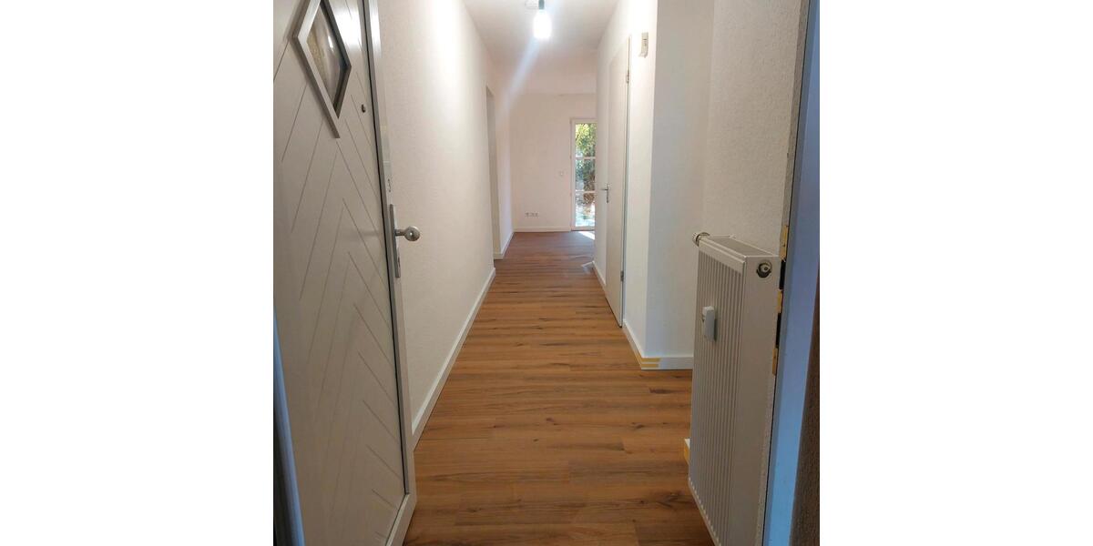 3 Raum Wohnung mit EBK im 1.OG mit Balkon 3 zimmer