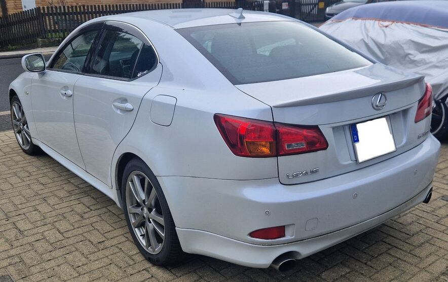 Lexus IS 350 72.000 km 16.999 € Lohra 35102