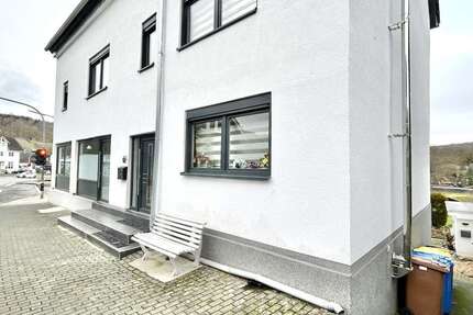 Haus zum Kaufen in Burbach 291.000 € 259 m² 7 zimmer