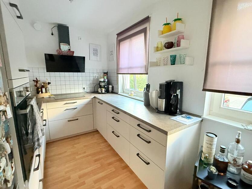 Geräumiges, preiswertes und gepflegtes 9-Zimmer-Mehrfamilienhaus